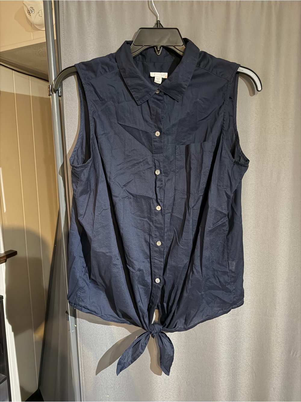 J. Jill Navy Sleeveless Button-Down Tie-Hem Shirt